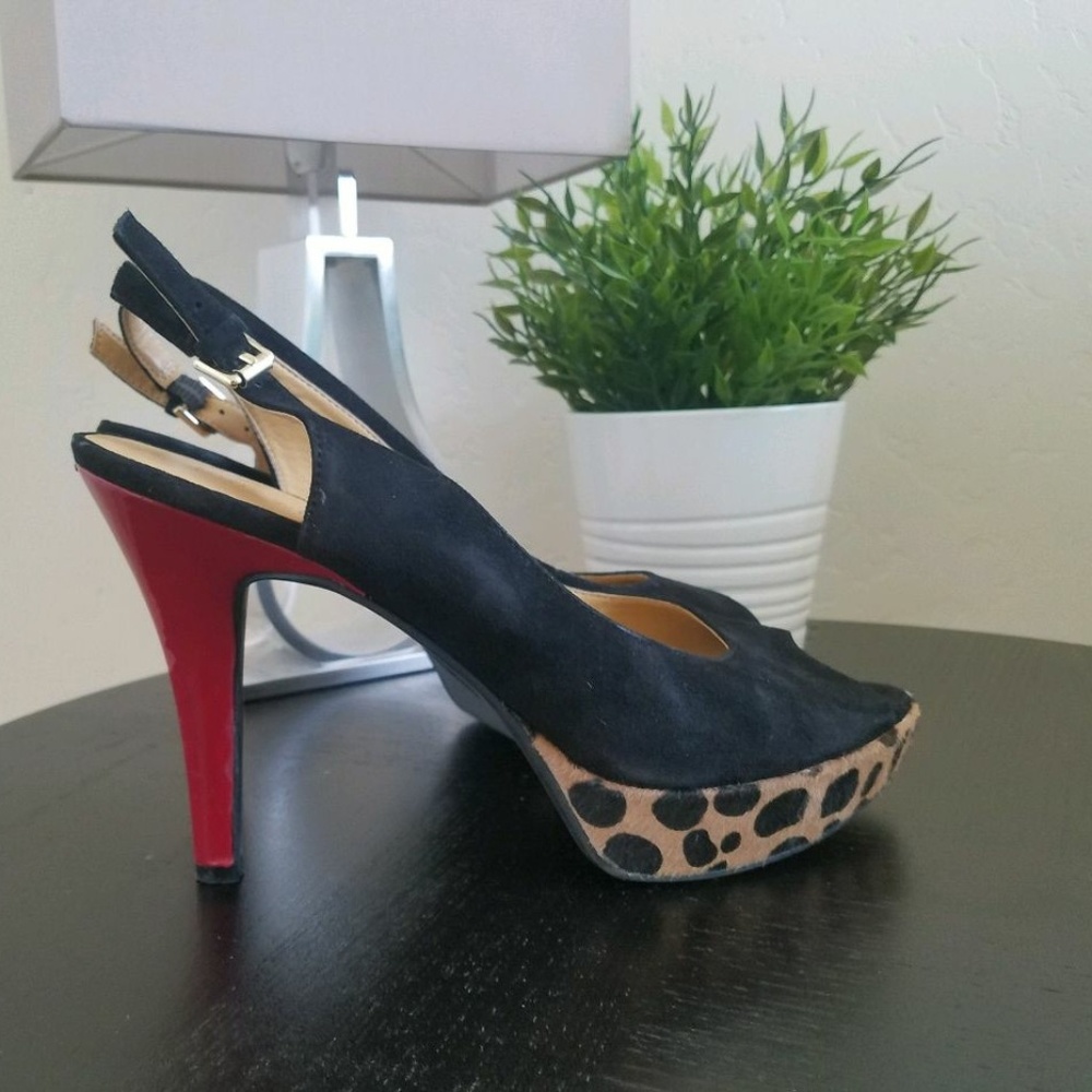 Nine West platform animal print shoes
